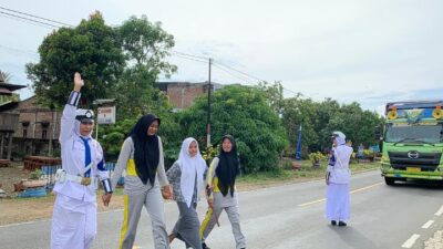 Usai Dilantik Kapolres Luwu, Anggota PKS Gelar Pengaturan Lalu Lintas di Sejumlah Sekolah