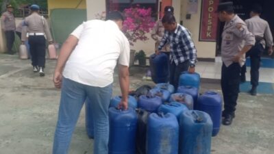 Upaya Jaga Kantibmas Tetap Aman, Polsek Wara Utara-Palopo Musnahkan 700 Liter Miras Jenis Ballo