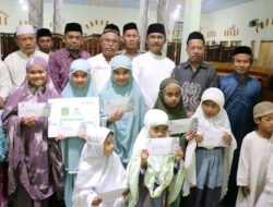 Safari Ramadhan di Wasupounda, Bupati Luwu Timur Beri Santunan Untuk Anak Yatim