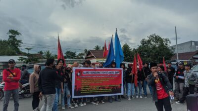 Tolak Tambang Emas Ilegal, Puluhan Massa AMARA Rampi Demo di Mapolres Lutra