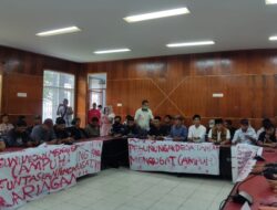 Akses Jaringan Sulit di Desa Tandung, Ampuh Geruduk Kantor DPRD Luwu Utara