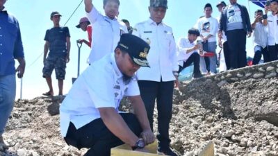 Gubernur Sulsel Letakkan Batu Pertama Pembangunan Masjid Terapung di Palopo, Berikut Harapannya