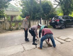 Didampingi Kasat Lantas, Kapolres Palopo Tinjau Ruas Jalan yang Rusak