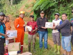 Didampingi Lurah Peta, BPBD Palopo Salurkan Bantuan Logistik Untuk Warga yang Terdampak Tanah Longsor