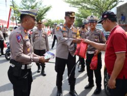 Pimpin Ops Patuh Lalin 2023, Kapolres Palopo Berikan Reward Bagi Pengendara yang Tertib