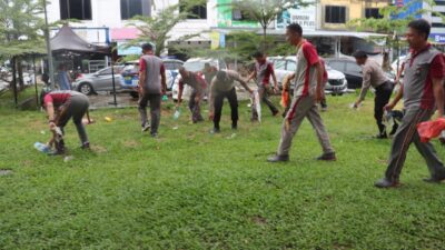 Wujud Polri Peduli Lingkungan, Polres Luwu Utara Gelar Aksi Bersih Sampah