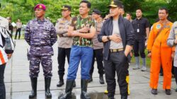 Danyonmarhanlan VI Dampingi PJ Gubernur Sulsel Salurkan bantuan Pasca Bencana Alam