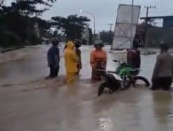 Banjir Bandang Terjang Luwu, Akses Jalan Trans Sulawesi Tidak Bisa Dilalui Kendaraan