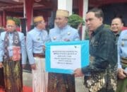 Bupati Luwu Utara Terima Bantuan Penanganan Banjir 2.000 Jumbo Bag dari PT. Vale Indonesia