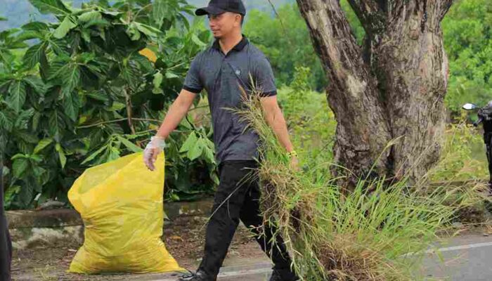 DLH Palopo dan PMII Gelar Aksi Bersih-Bersih Lingkungan Sambut Hari Bumi