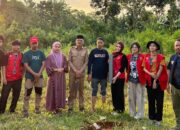 Mahasiswa UNHAS Dorong Solusi Penyerapan Air Hujan melalui Biopori di Desa Tana Karaeng