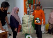 Belanja Sembako Pakai Sampah, DLH Palopo Gelar Bazar Rutin