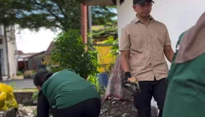 Antisipasi Curah Hujan, DLH Palopo Baksos di Terminal Dangerakko